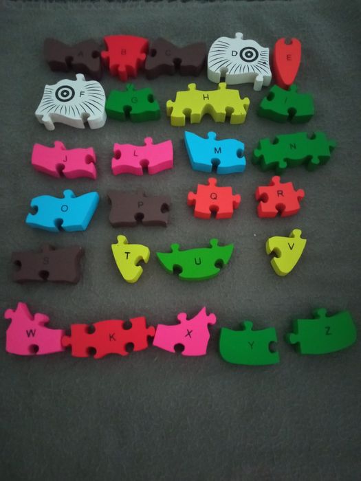 Puzzle de Madeira para Construir Palavras ou Números