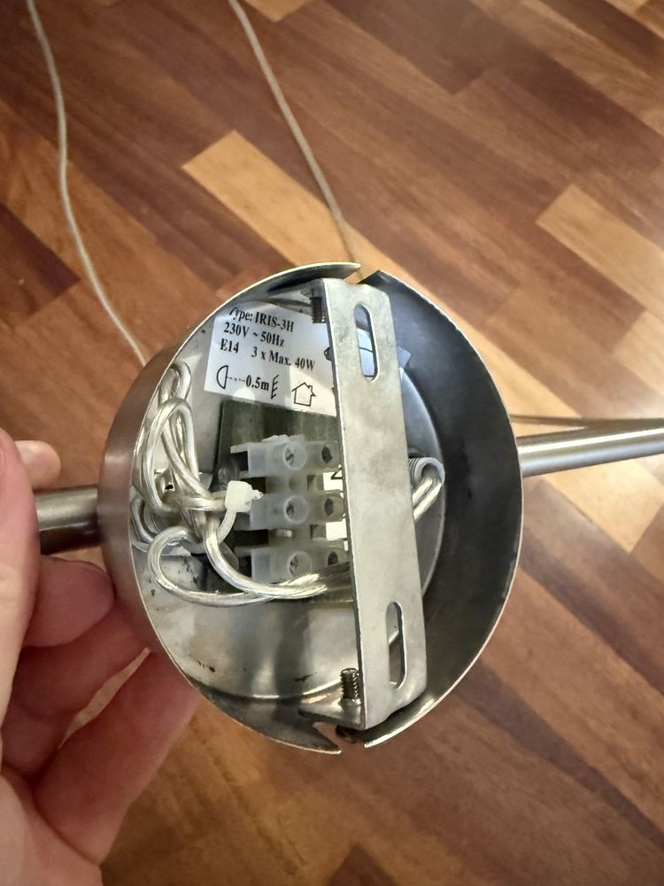 Wisząca lampa na trzy żarówki długość 115