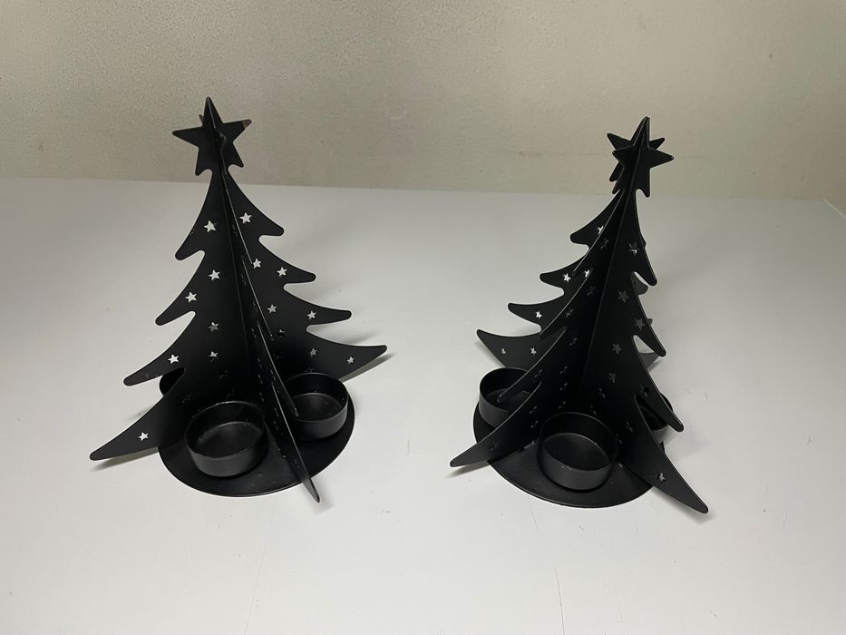 2 castiçais em metal preto