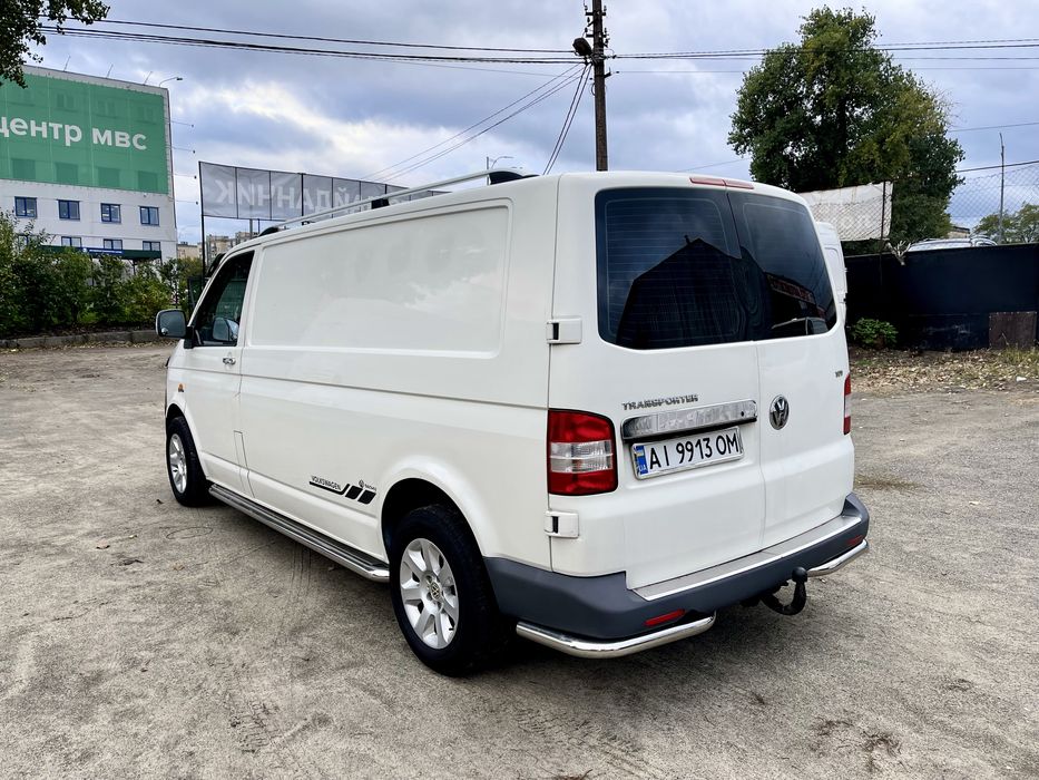 Оренда Volkswagen Transporter T5 / Оренда буса в Києві