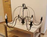 Duża metalowa lampa sufitowa wisząca żyrandol sześcioramienny stalowa