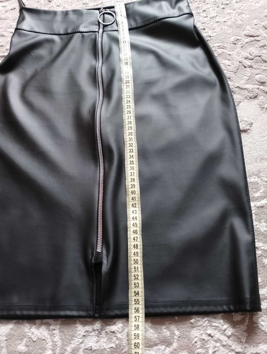 Продам нову спідницю з екошкіри