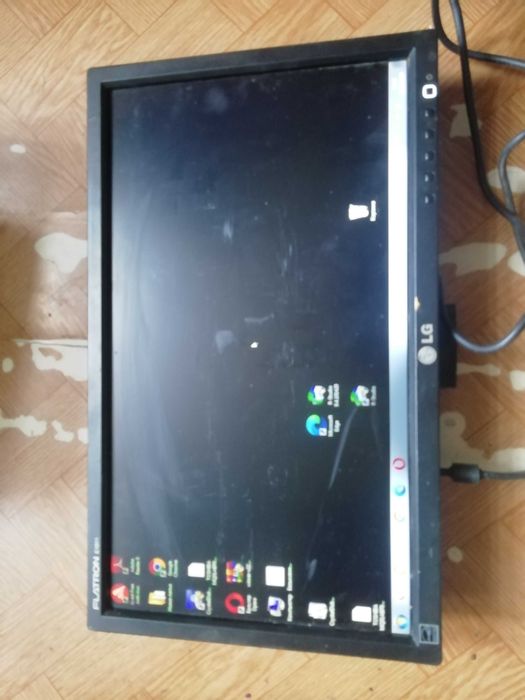 Монитор монітор LG E1911S-BN 18.5 дюйм