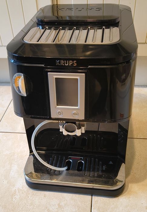 Ekspres Krups TTB145001P typ EA88
