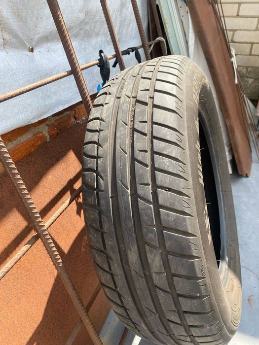 Літня резина 195/65 R15. Шини.