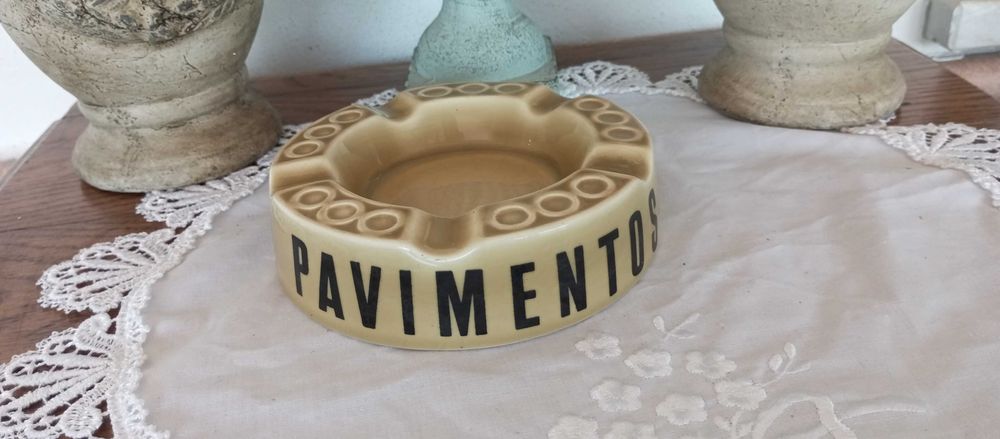 Cinzeiro publicitário antigo de coleção