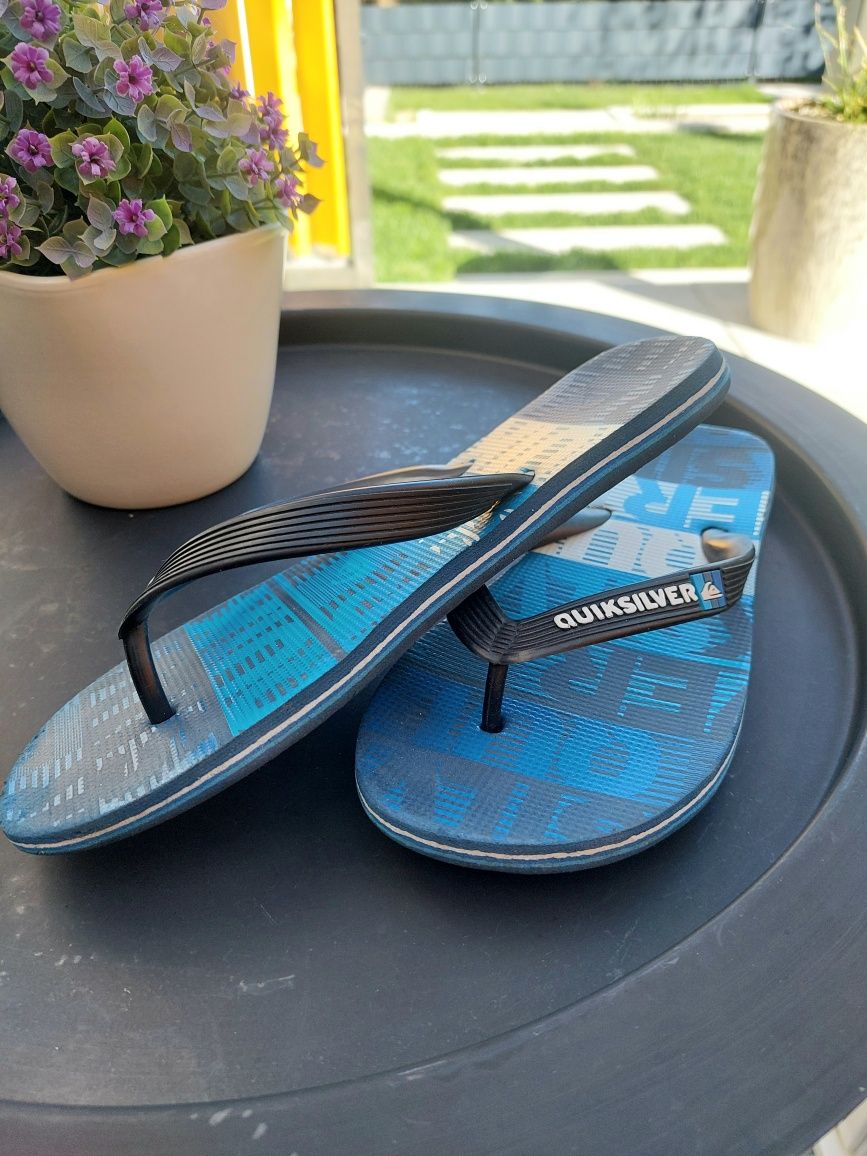 Klapki typu japonki marki Quiksilver