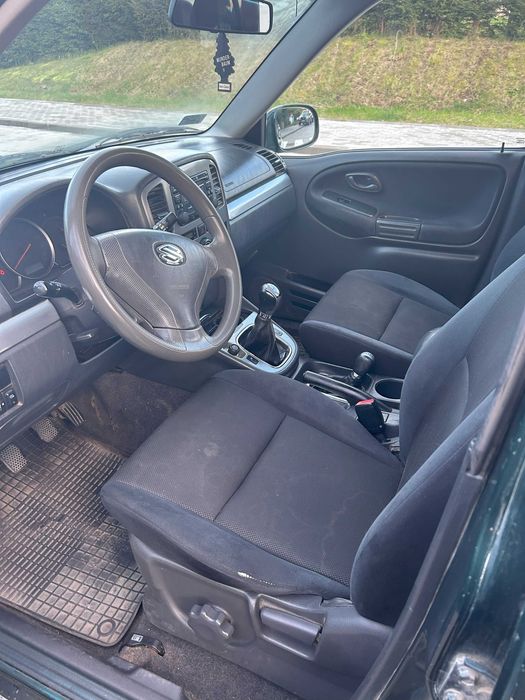 samochód Suzuki Grand Vitara