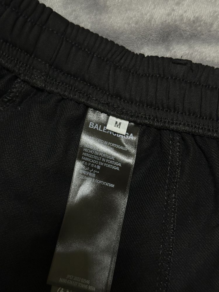 Шорты Balenciaga x Under Armour