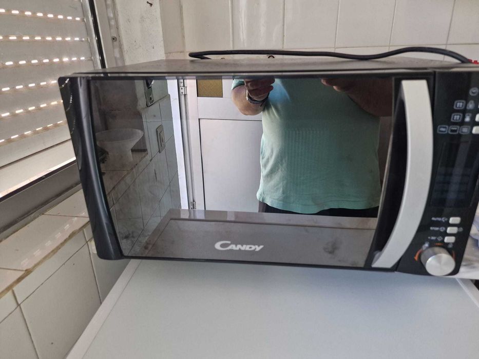 Eletrodomésticos (frigorifico, maquina de lavar e secar,micro ondas)