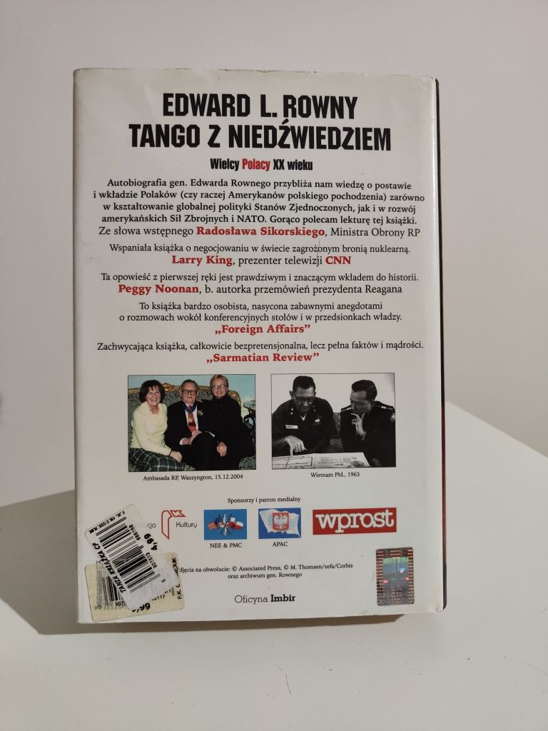 Tango z niedźwiedziem - Edward L. Rowny