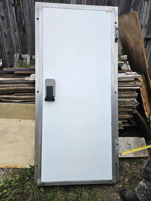 Drzwi do chłodni z futryną okazja chłodnia