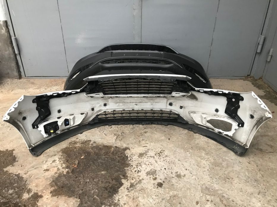 Бампер комплектный на Ford Focus 2014-2017