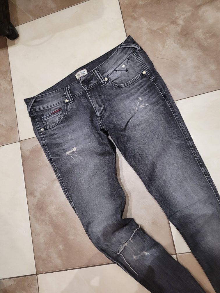 Spodnie oryginalne jeans rurki z dziurami damskie Tommy Hilfiger