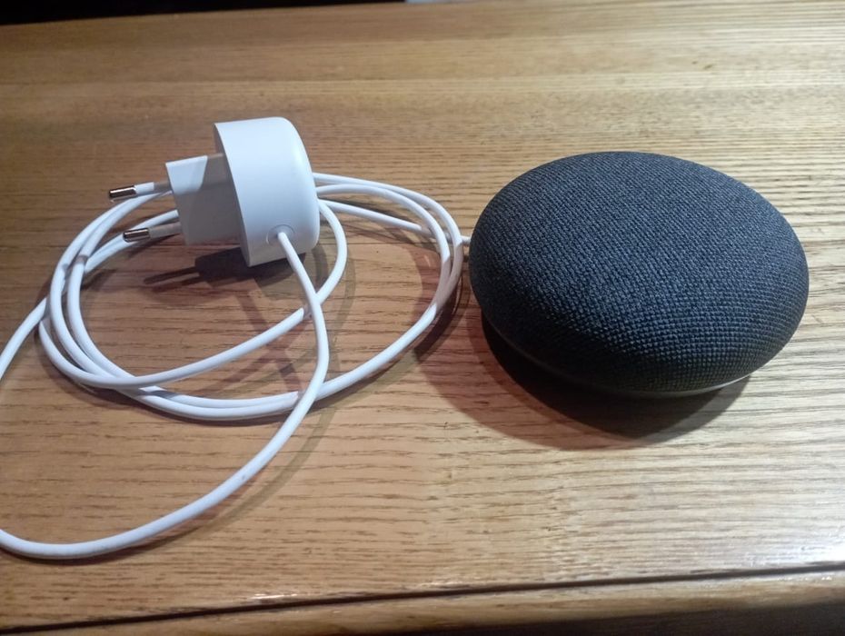 Розумна колонка Google Home Mini