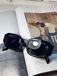 Damskie czarne okulary przeciwsłoneczne Prada