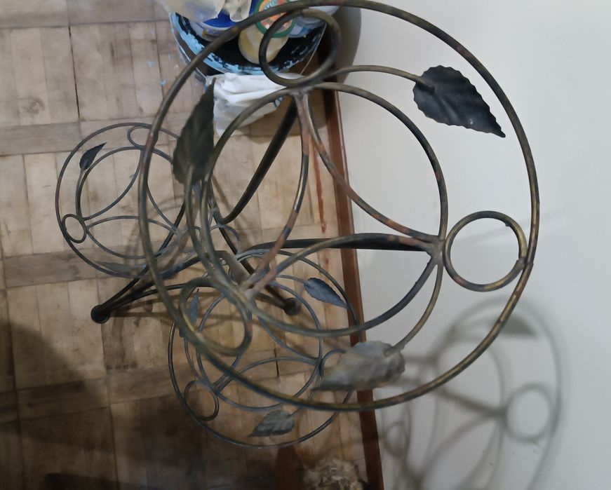 Підставка під квіти металічна