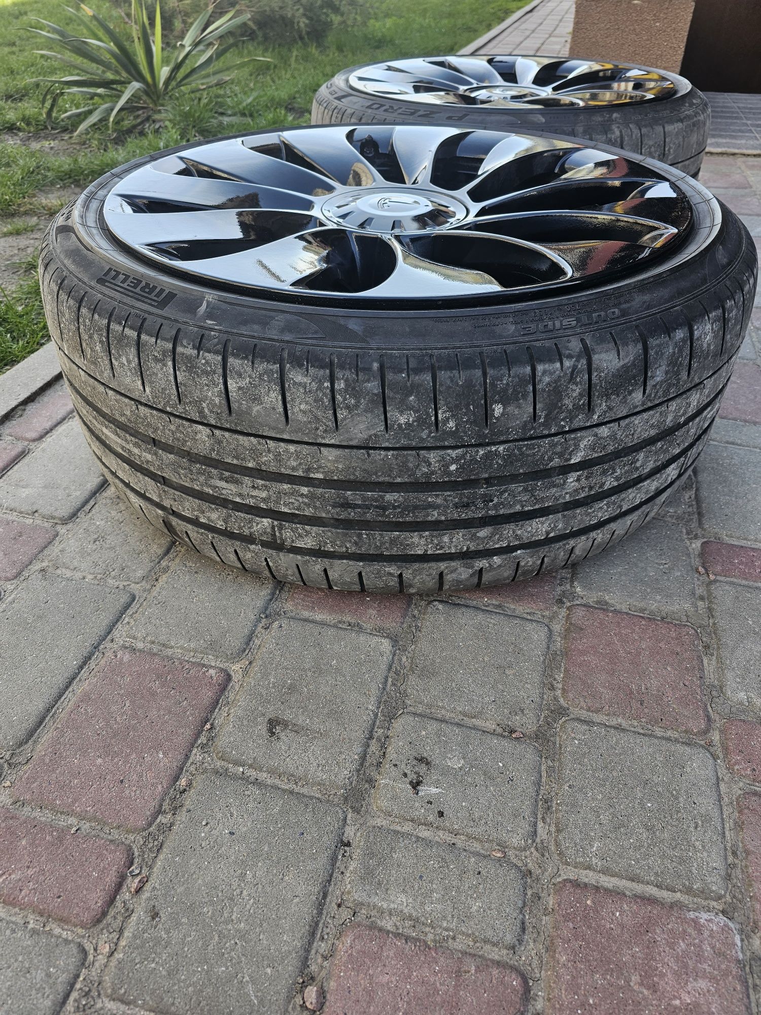 Комплект коліс Uberturbine 21" з Tesla Model Y Performance