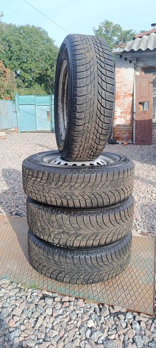 Зимові шини Kumho WinterCraft Wi51 205/65 R15 99T XL