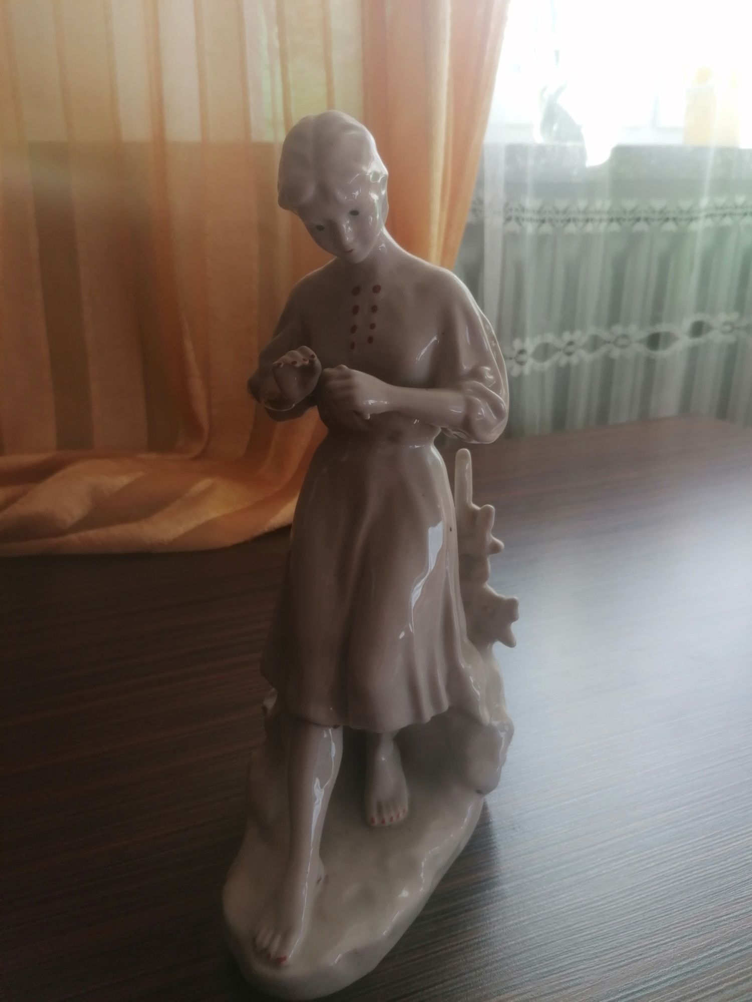 Figurka porcelanowa