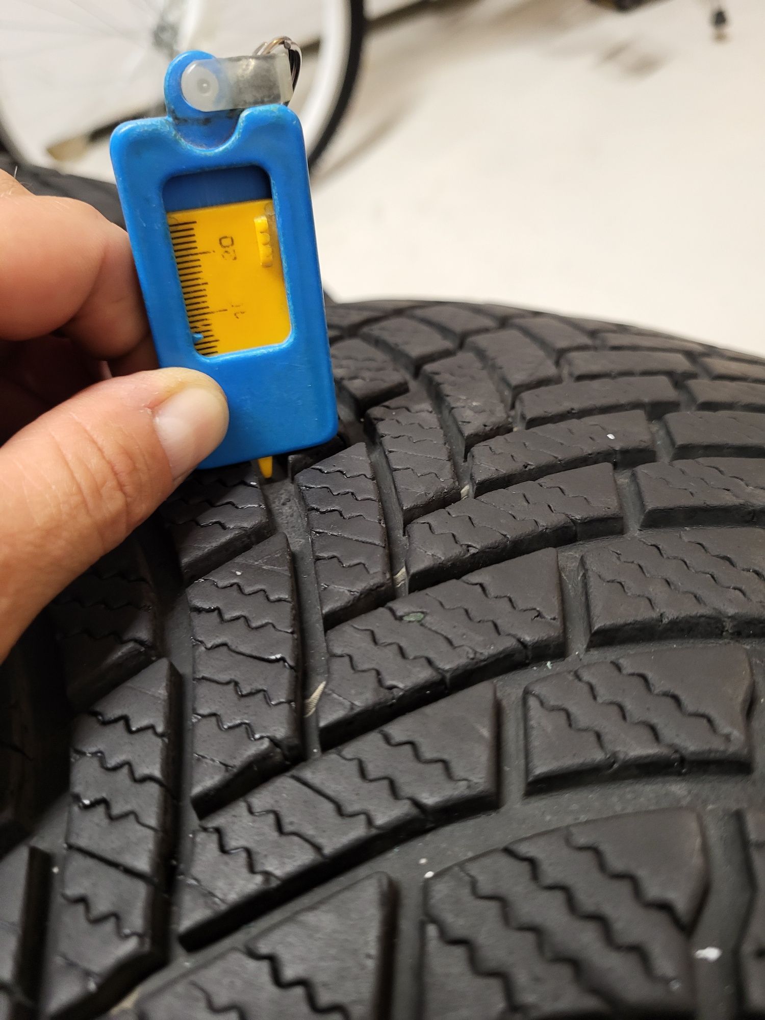 Bridgestone Blizzak lm005 235/55/20 105V 2022 rok