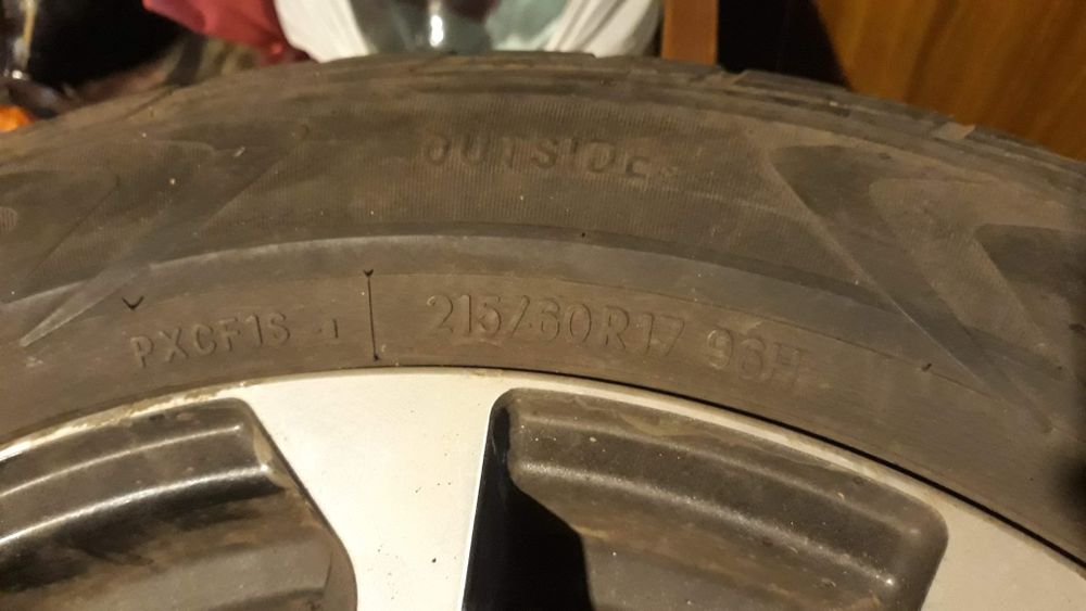 шини літні та зимові - 215/60 R17 - б/у