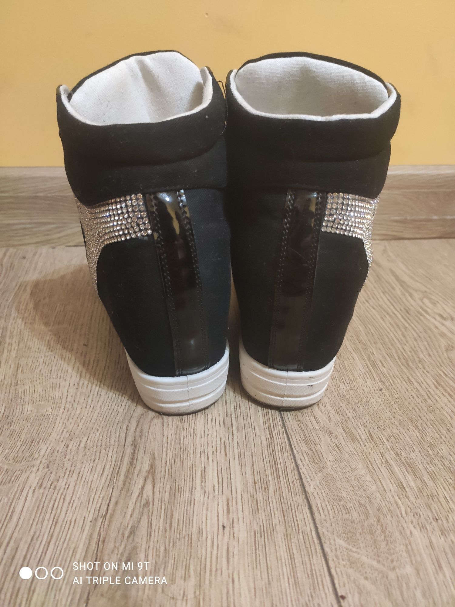 Buty na koturnie r.41