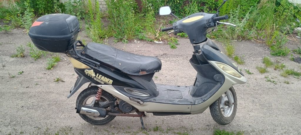 Скутер 4 такта 50см³ двомісний