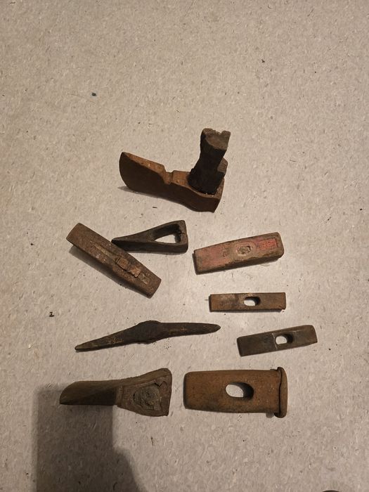 Stare kolekcjonerskie młotki i siekiery