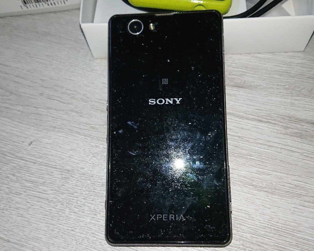 Czarny Sony Xperia Z1 COMPACT