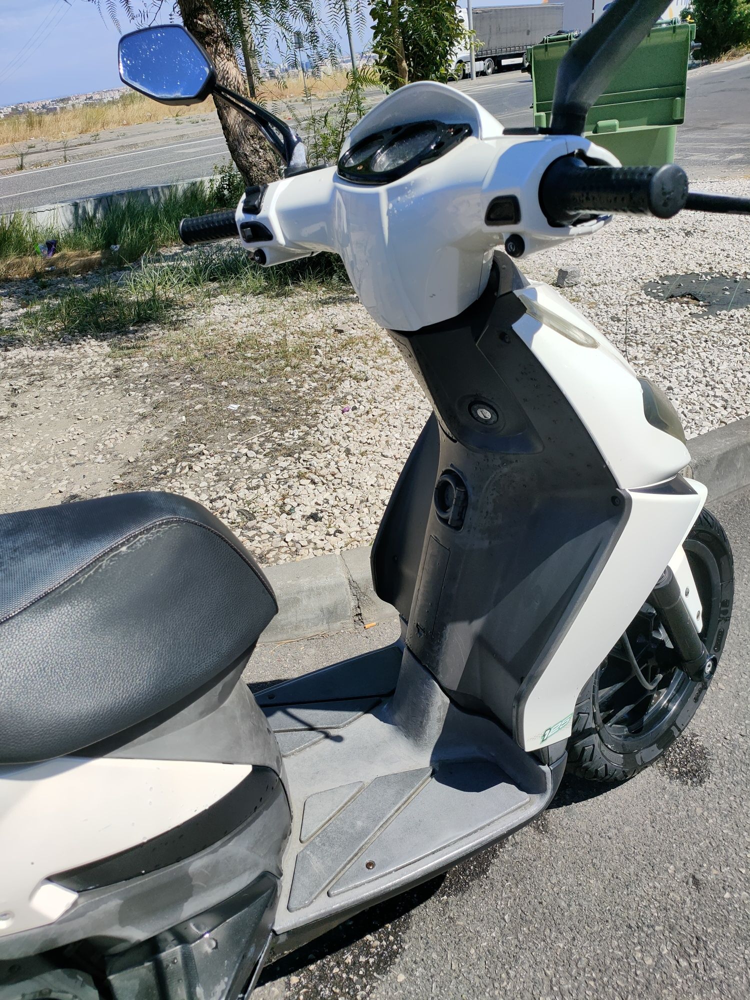 VENDO OU TROCO Aprilia sportcity 125
