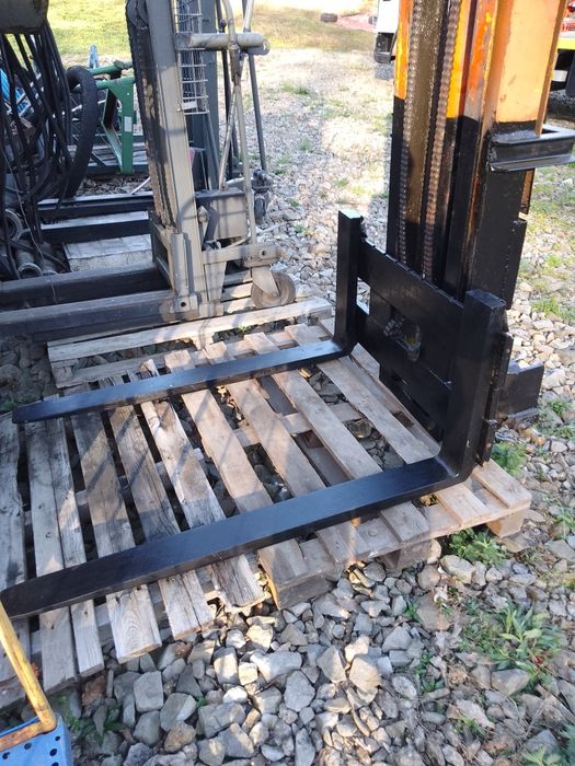 Sprzedam maszt wózka widlowego