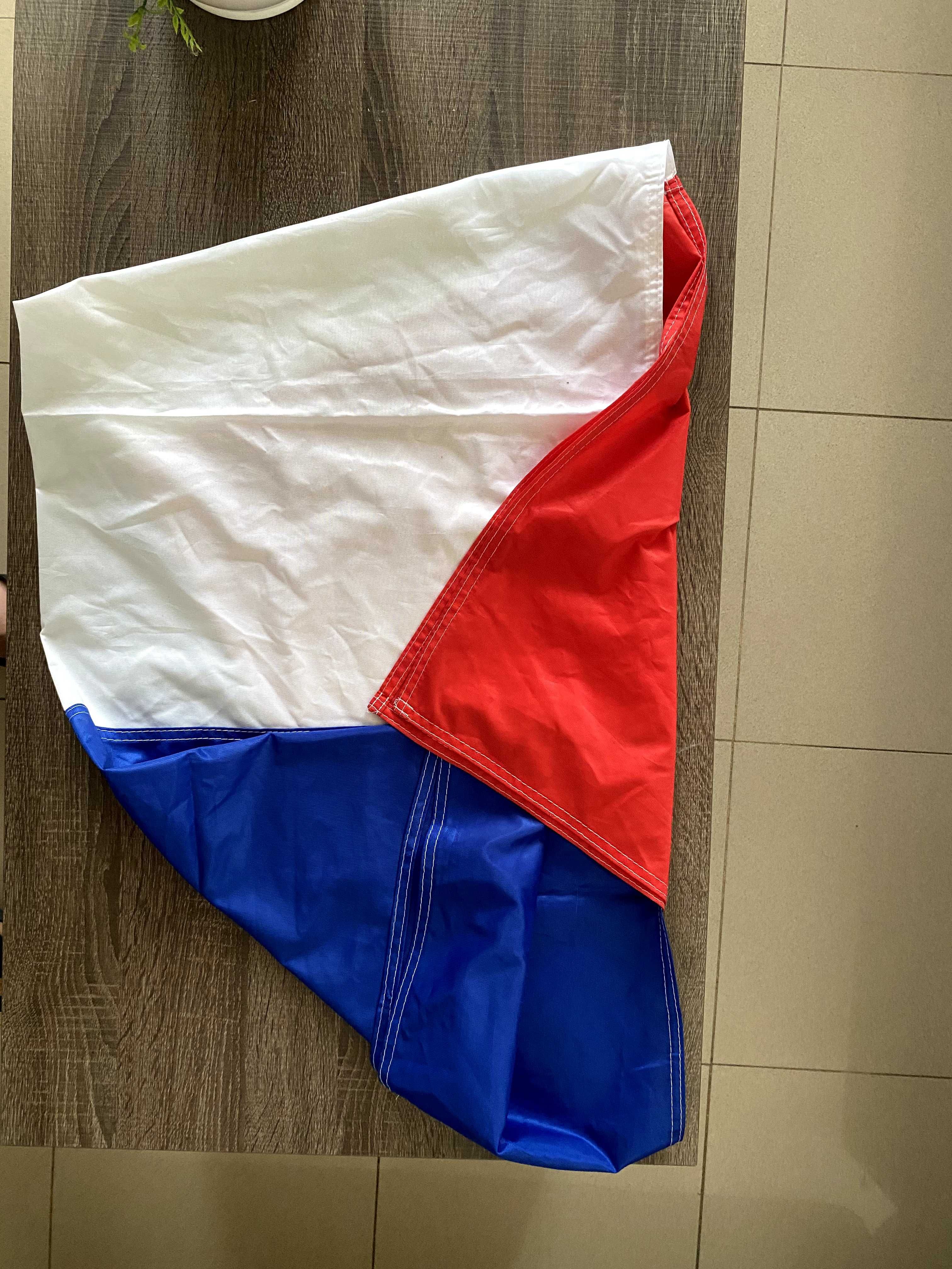 Bandeiras Portuguesa e Francesa