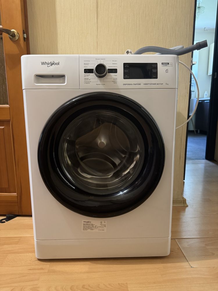 Пральна машина Whirlpool 6 кг FWSG61083WBV UA