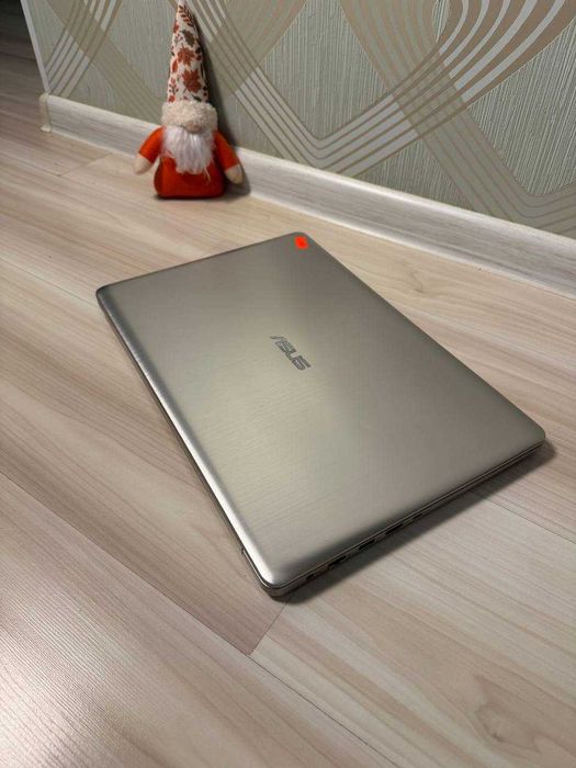 Asus X580｜RTX 1050 (4gb)｜i7-8750H｜15,6"｜ 4k UHD｜OЗУ 4 gb｜ssd 512+2tb