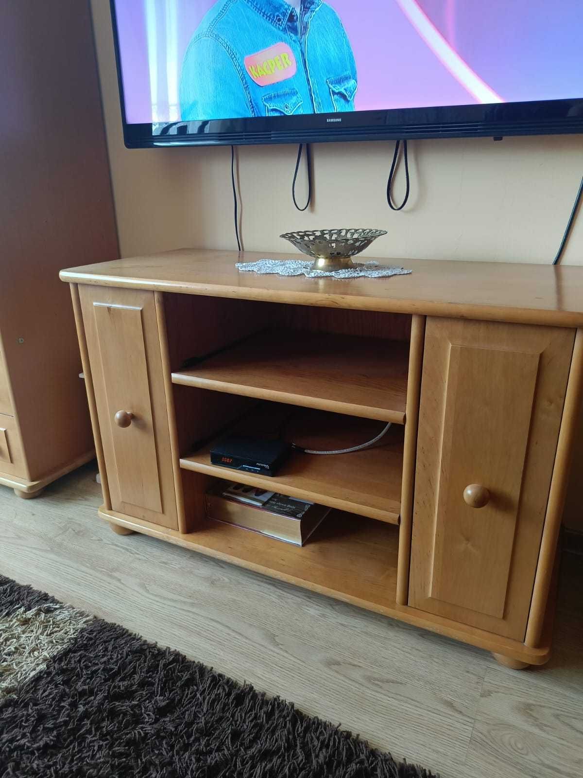 Komplet mebli drewnianych