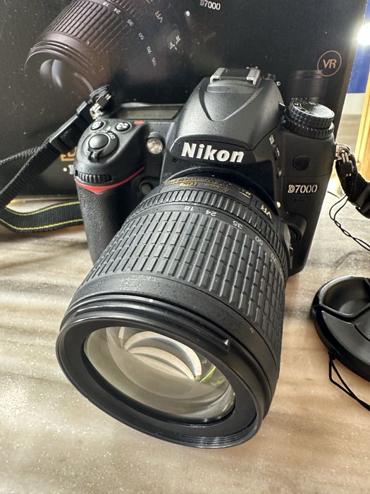 Nikon D7000 + obiektyw 18–105mm VR + akcesoria