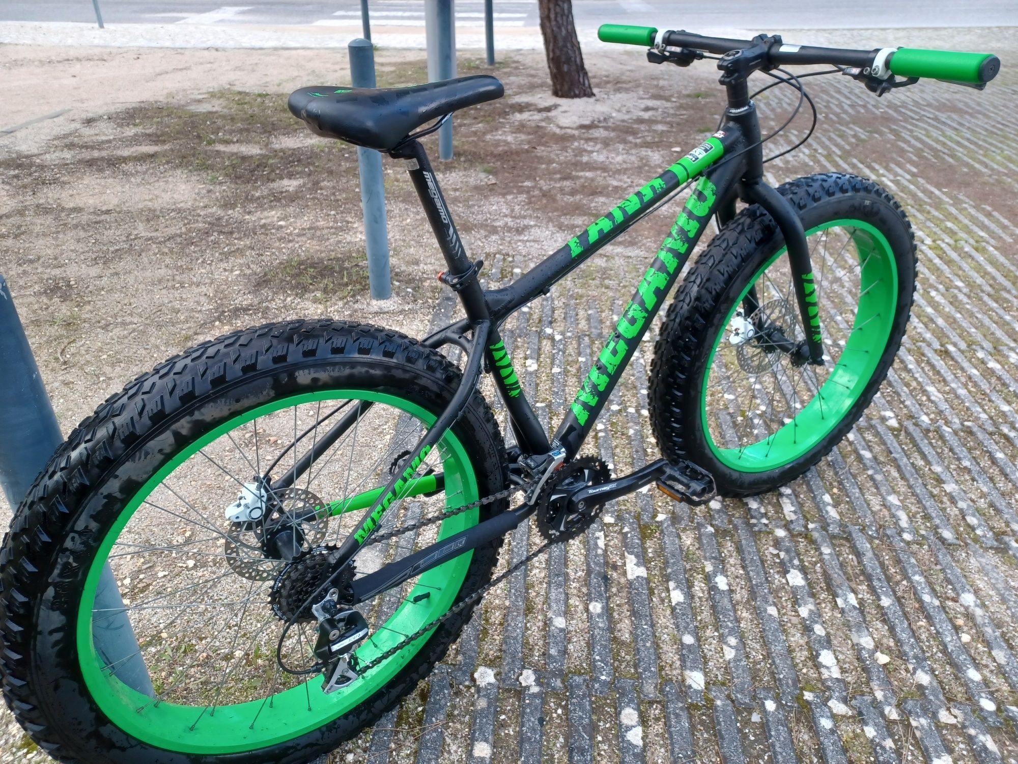Bicicleta Fat Bike Megamo 26x4.0