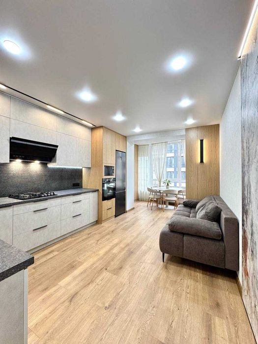 Продам квартиру з сучасним якісним ремонтом