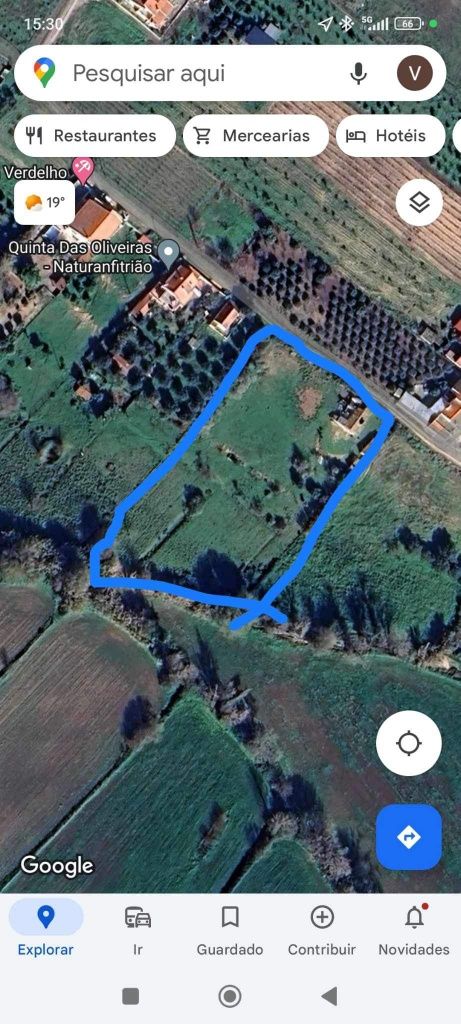 Terreno com 2 casas em Ruína