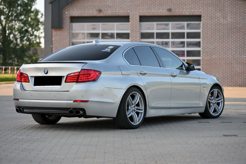 Bmw f10 3.0 2010 kamera cofania,podgrzewane fotele,bluetooth 334 konie