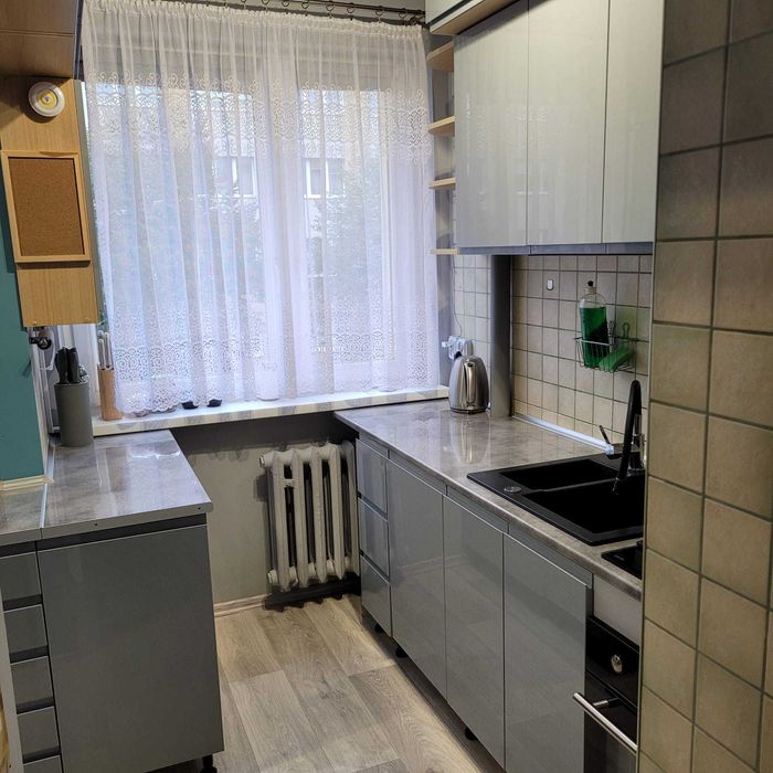 Wynajmę umeblowane mieszkanie M-3 Jastrzębie-Zdrój.