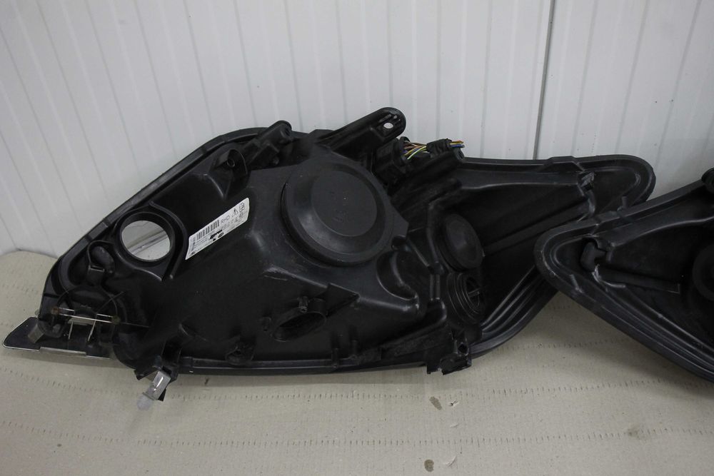 Reflektor lampy przód kpl prawa lewa Ford Kuga I mk1 lampa reflektor