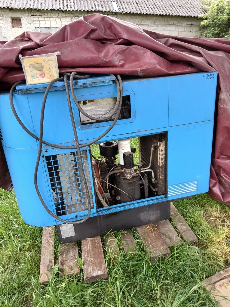 Sprezarka śrubowa 15 kw HAZE z osuszaczem