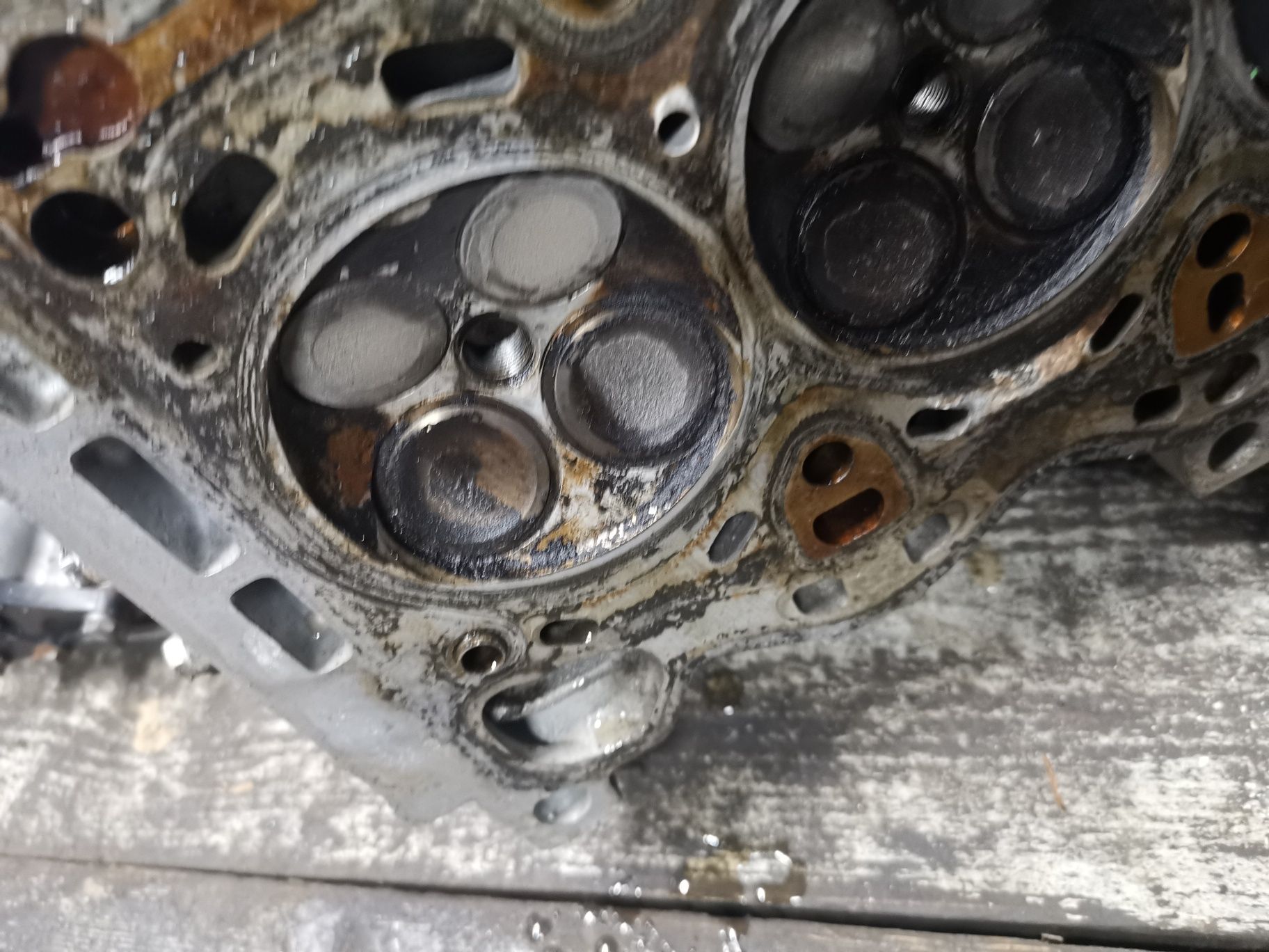 BMW E90 E91 E87 E46 N46 N42 głowica z podstawą wałka mimośrodowego