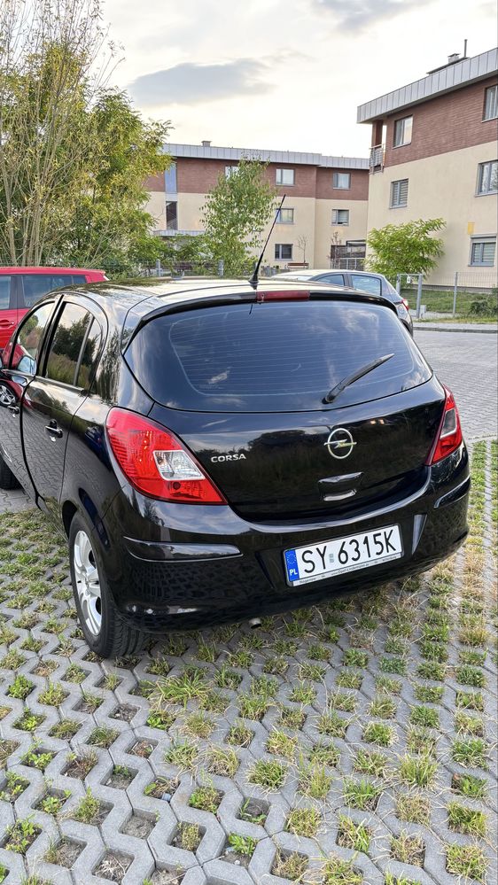 Opel Corsa D 2010 benzyn 1.2 63kw 237000
