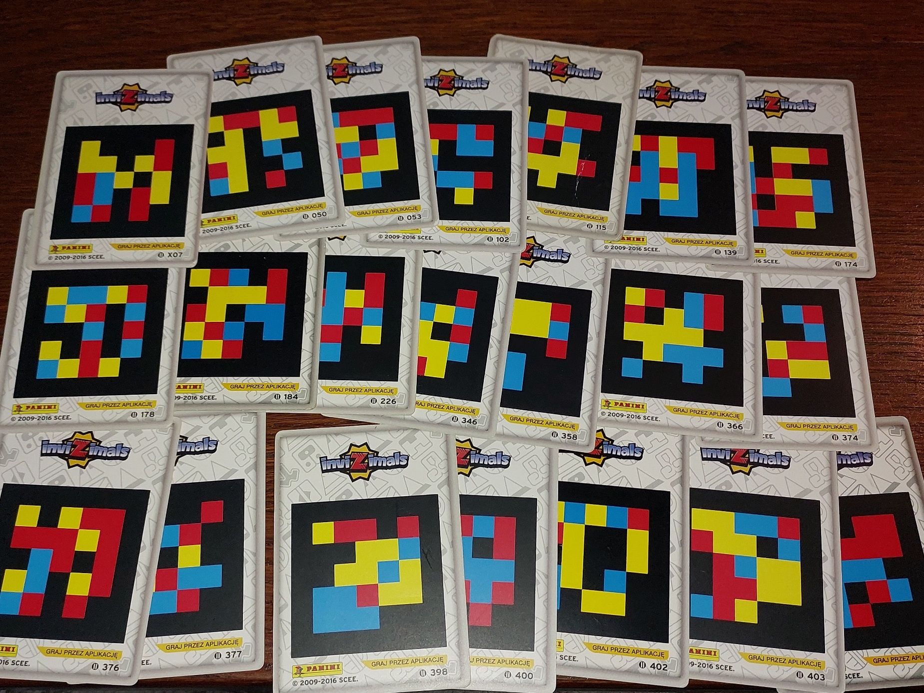 Karty specjalne świecące gra karciana Karta Invizimals Panini 18 szt
