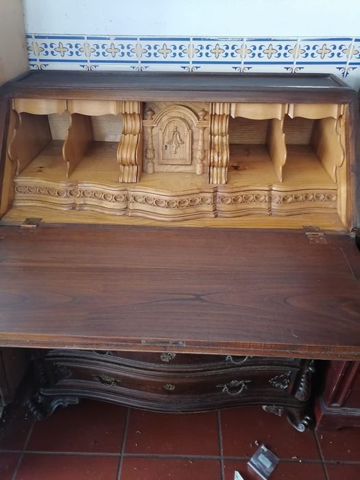 Vendo 2 comodas + Casa de Bonecas