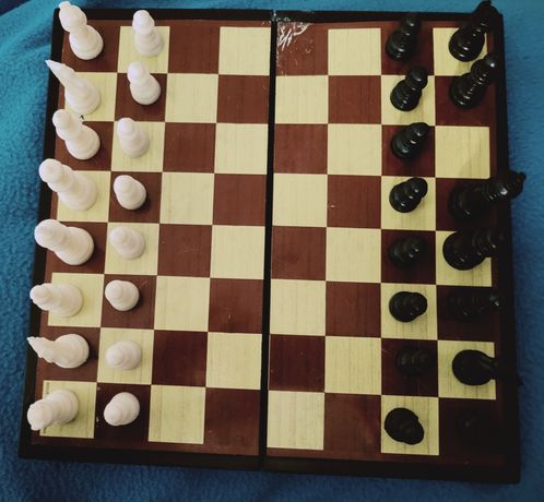 Tabuleiro de jogos:xadrez,damas e gamão