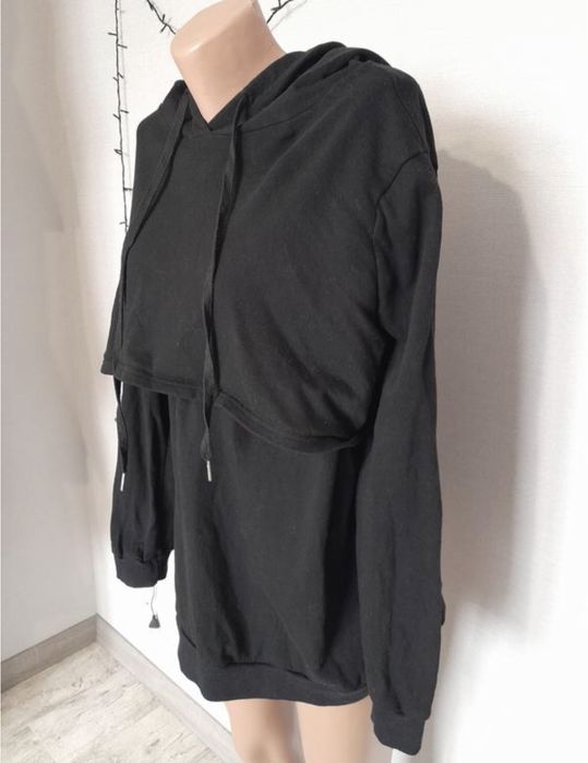 Чорне худі для годування